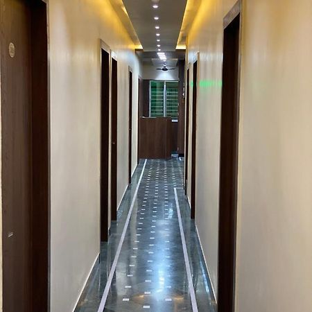 Shivam Hotels Calcutta Exterior foto