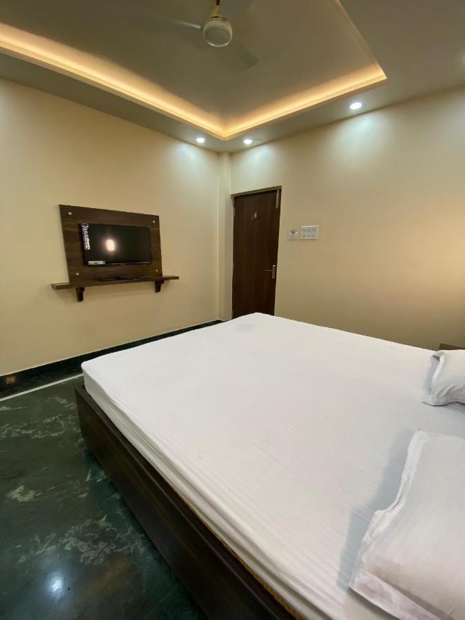 Shivam Hotels Calcutta Exterior foto