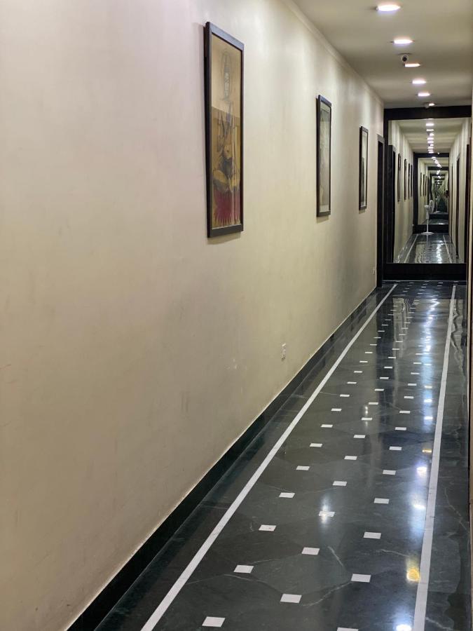 Shivam Hotels Calcutta Exterior foto