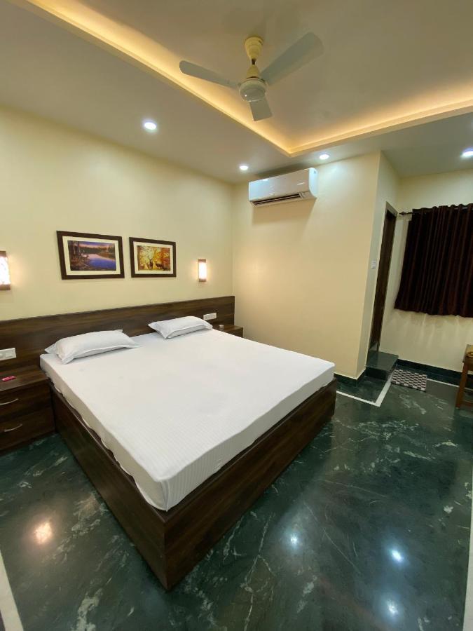 Shivam Hotels Calcutta Exterior foto