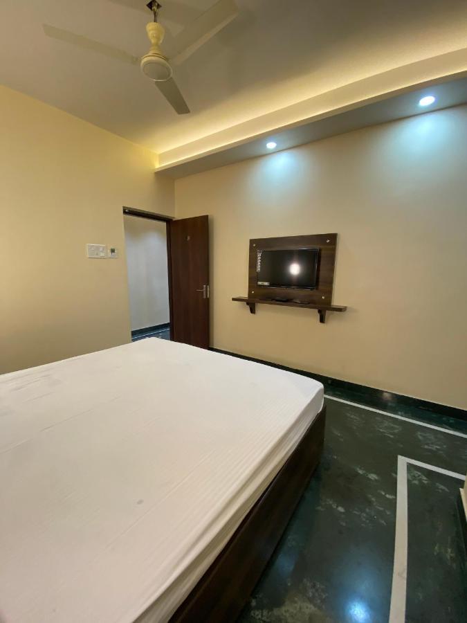 Shivam Hotels Calcutta Exterior foto