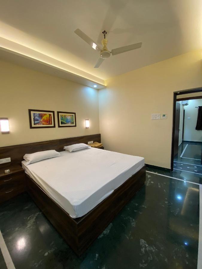 Shivam Hotels Calcutta Exterior foto