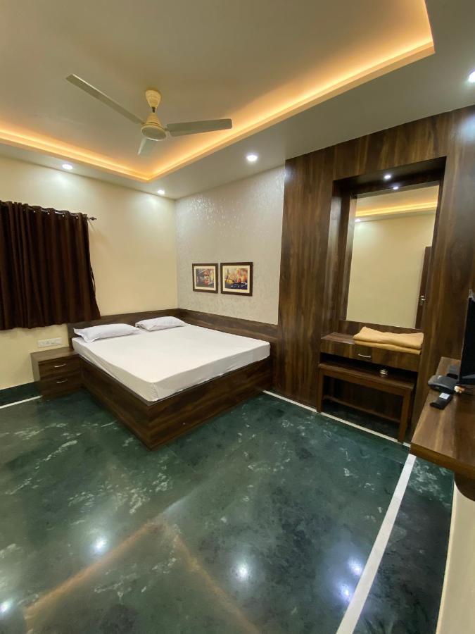 Shivam Hotels Calcutta Exterior foto